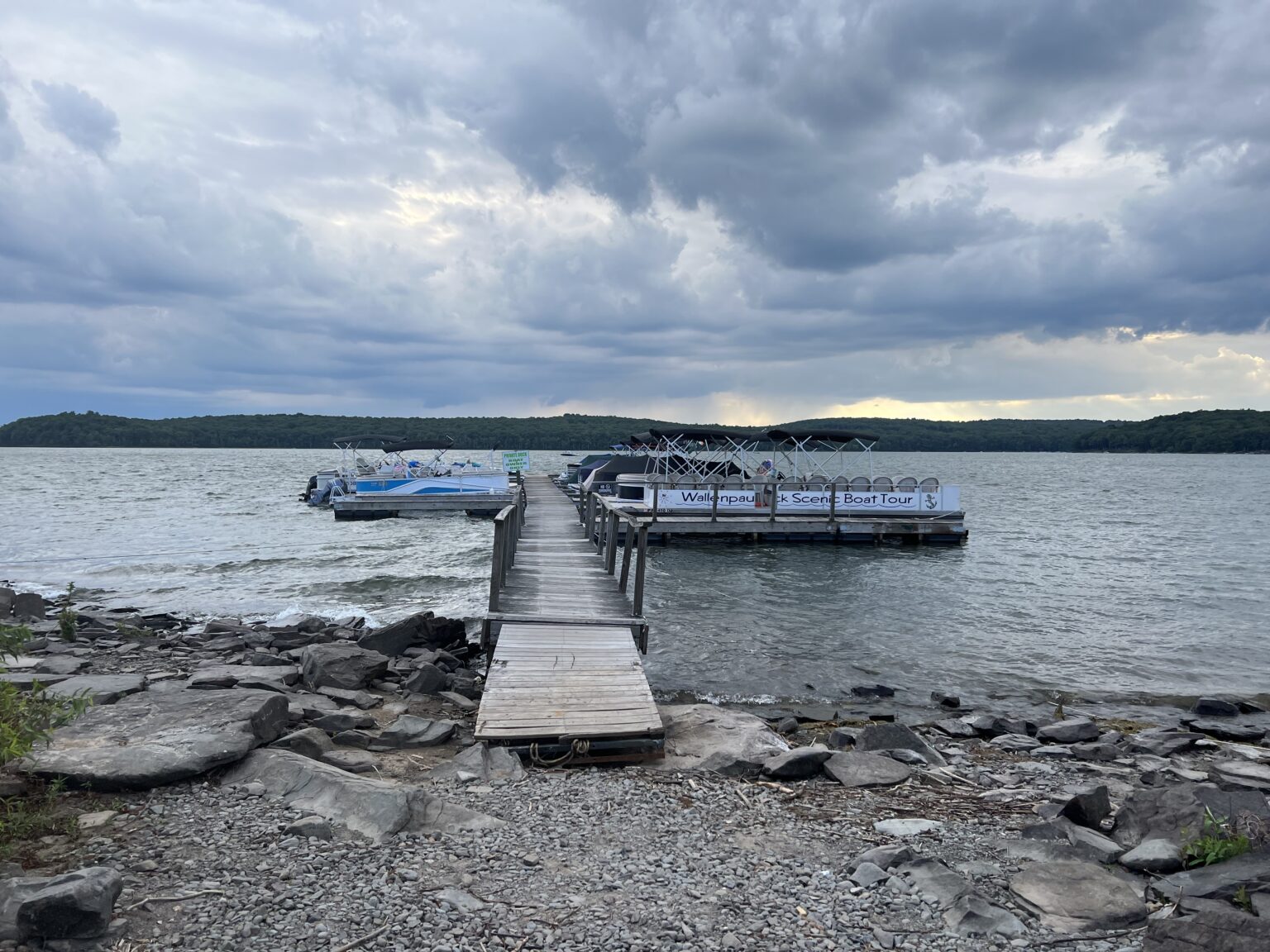 path to the lake Wallenpaupack Boat Tour